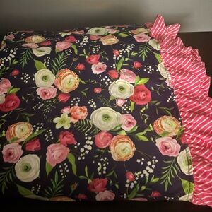 Floral Bedding Set with Ruffled Edges